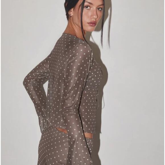 Motel Araceli Brown Polka Dot Tie-Front Top - Picture 5 of 9